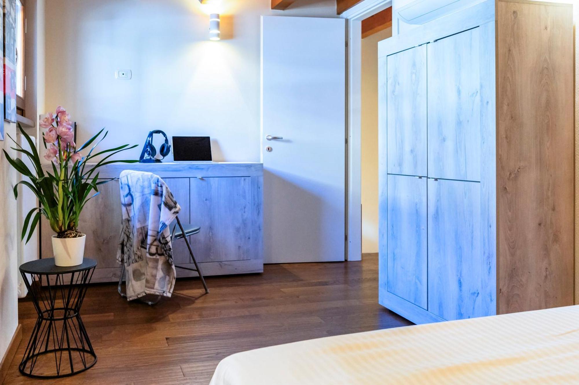 Iseo Lake Villa Con Vista Lago E Piscina Costa Volpino Luaran gambar